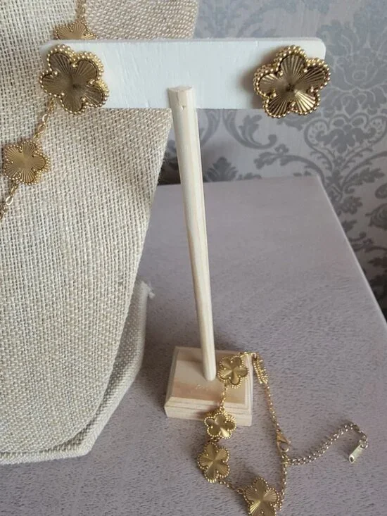 Designer Inspired Gold Tone Necklace Set - Picture 4 of 4